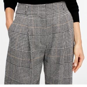 Banana Republic tapered pants in glen plaid